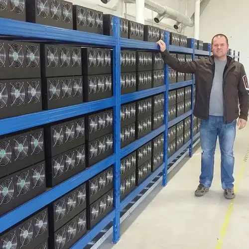 A diverse mining farm with rigs for Zcash, Ethereum, and Bitcoin, showcasing multi-algorithm mining